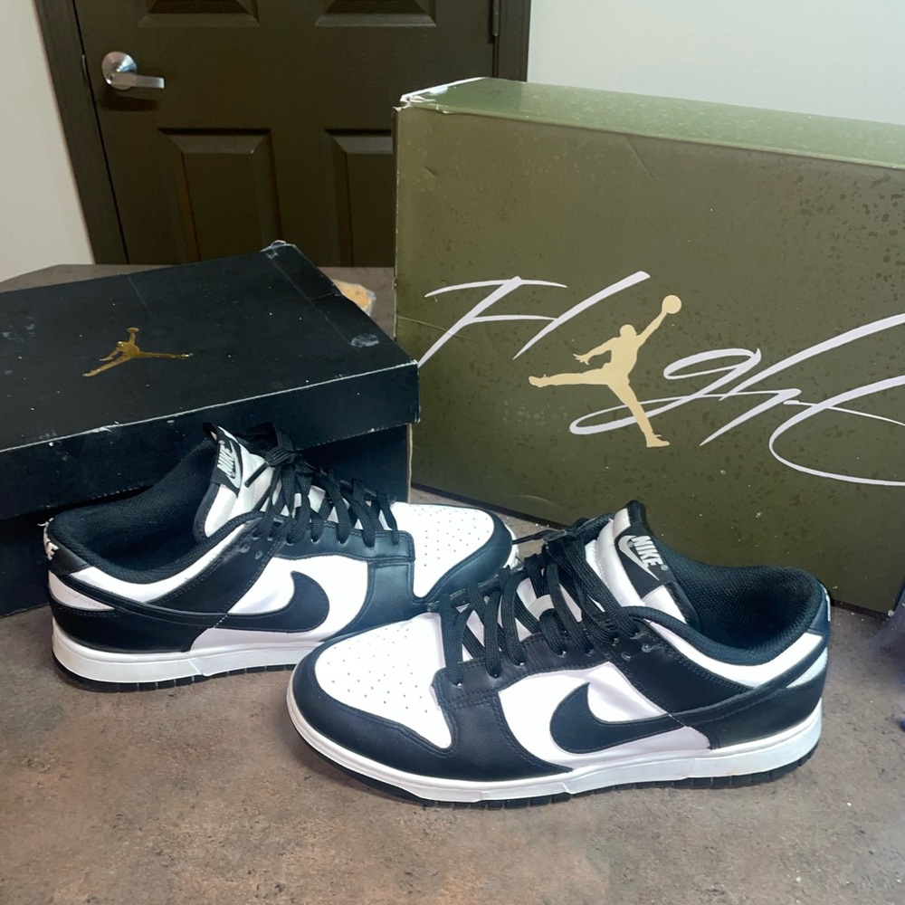Nike Panda Dunks